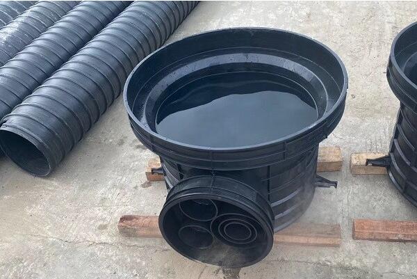 室內(nèi)排水管如何接入塑料檢查井？